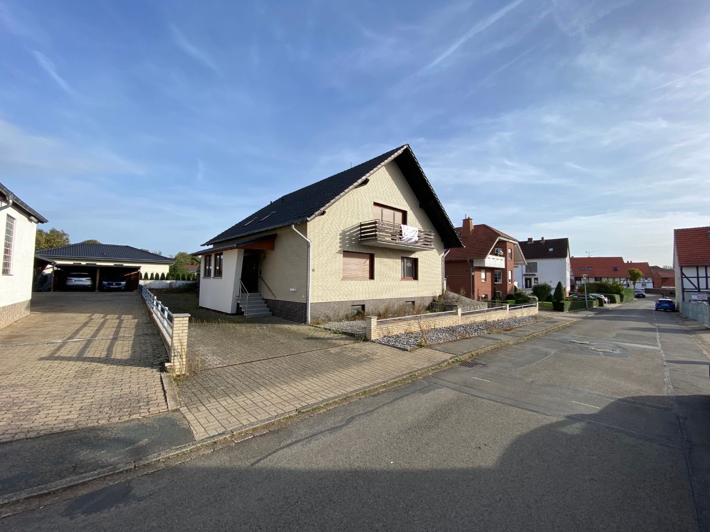 Straßenansicht
