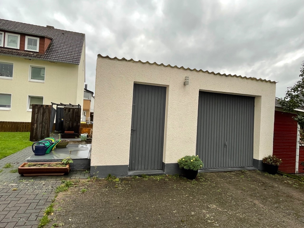 Garage/ Schuppen, Müllplatz 