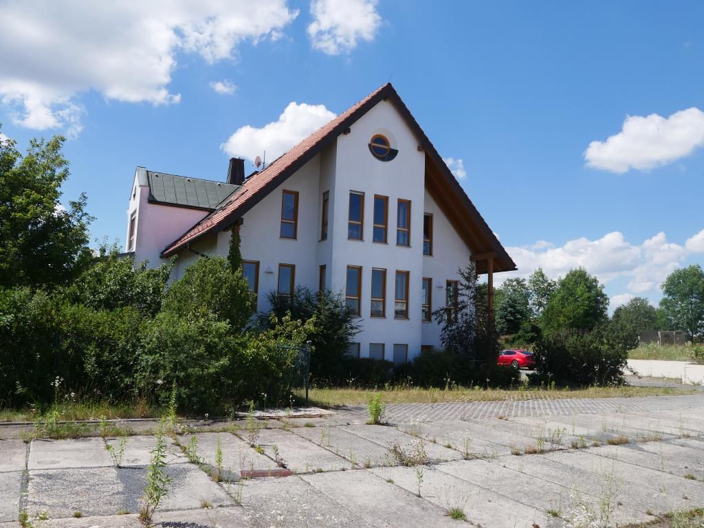 Bürogebäude Seitenansicht