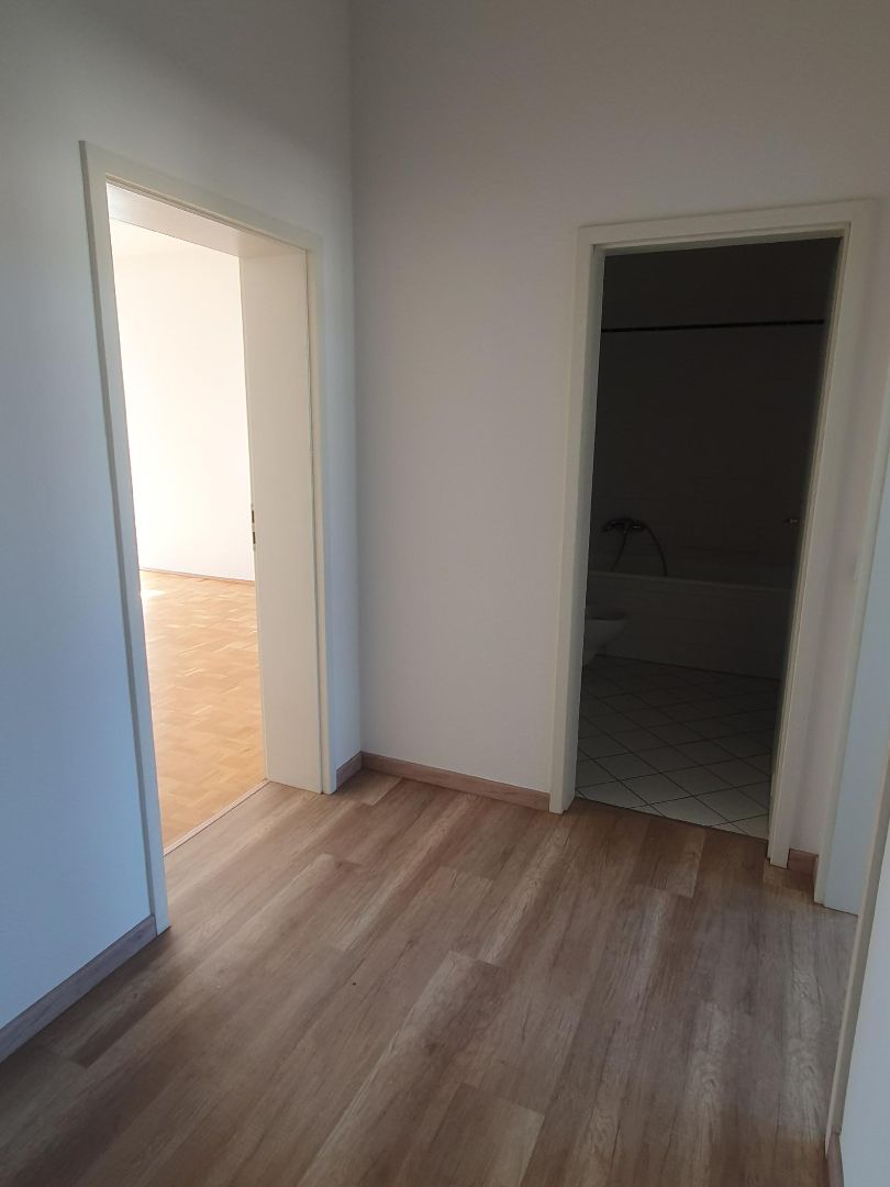 Wohnung 9 rechts, Flur