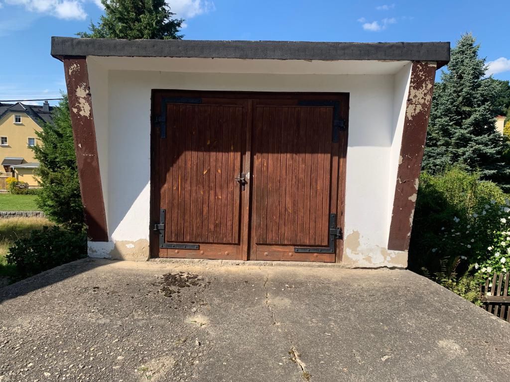 Straßenansicht Garage