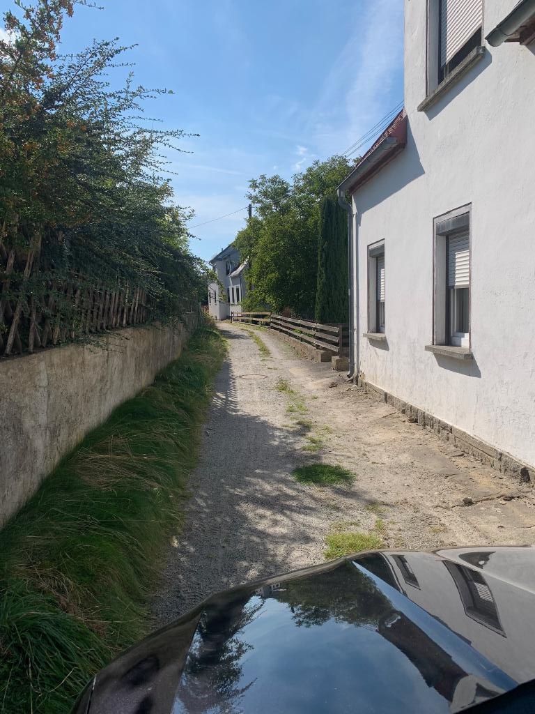 Zufahrtsstraße "Dorfweg"