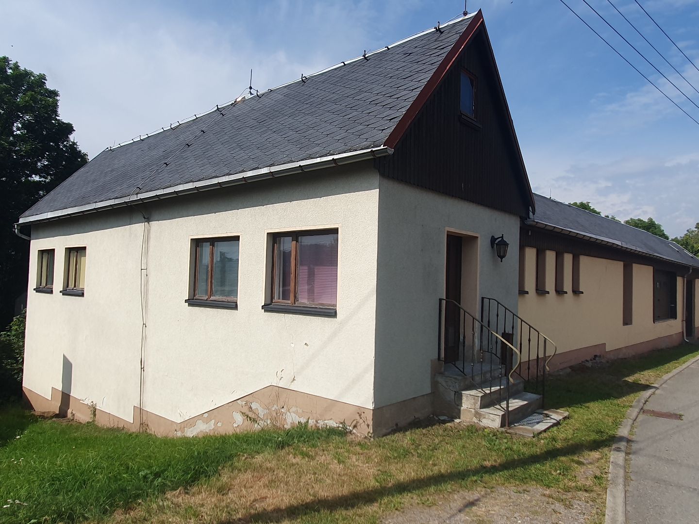 Mehrzweckgebäude mit Produktionsstätte