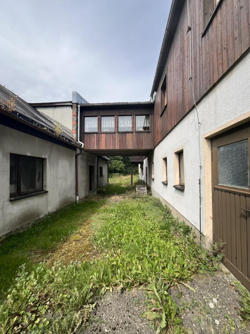 Mehrzweckgebäude mit Produktionsstätte