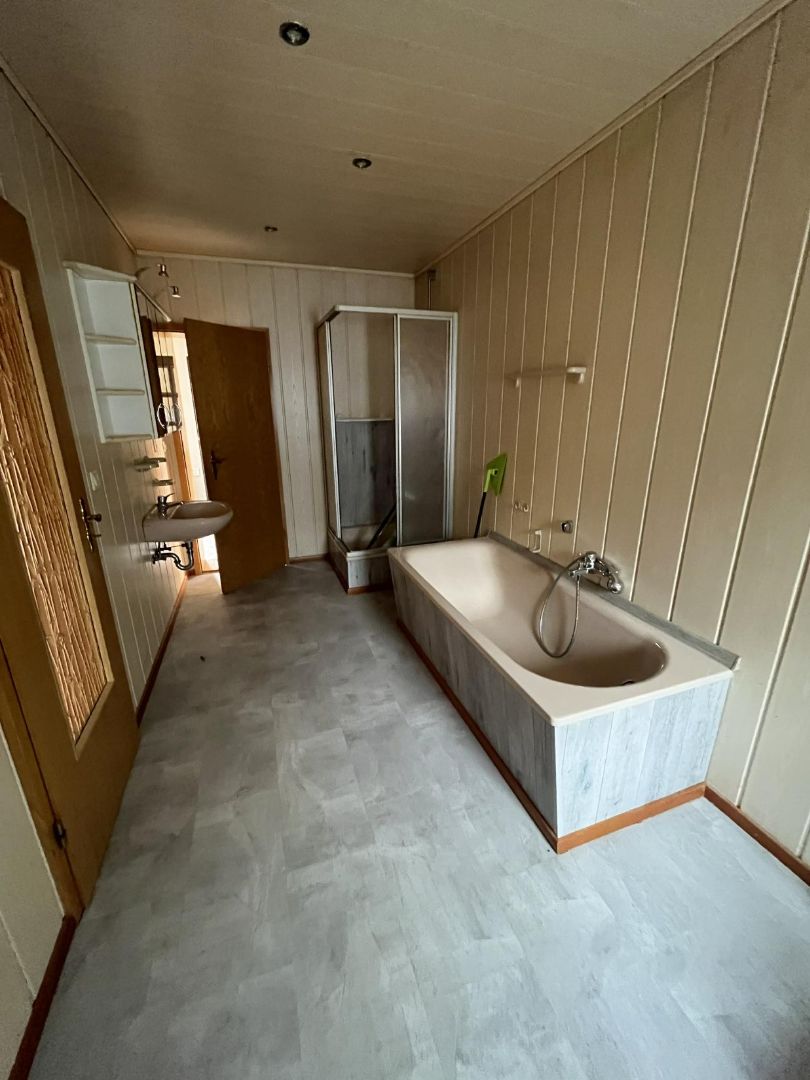 Mehrzweckgebäude mit Produktionsstätte