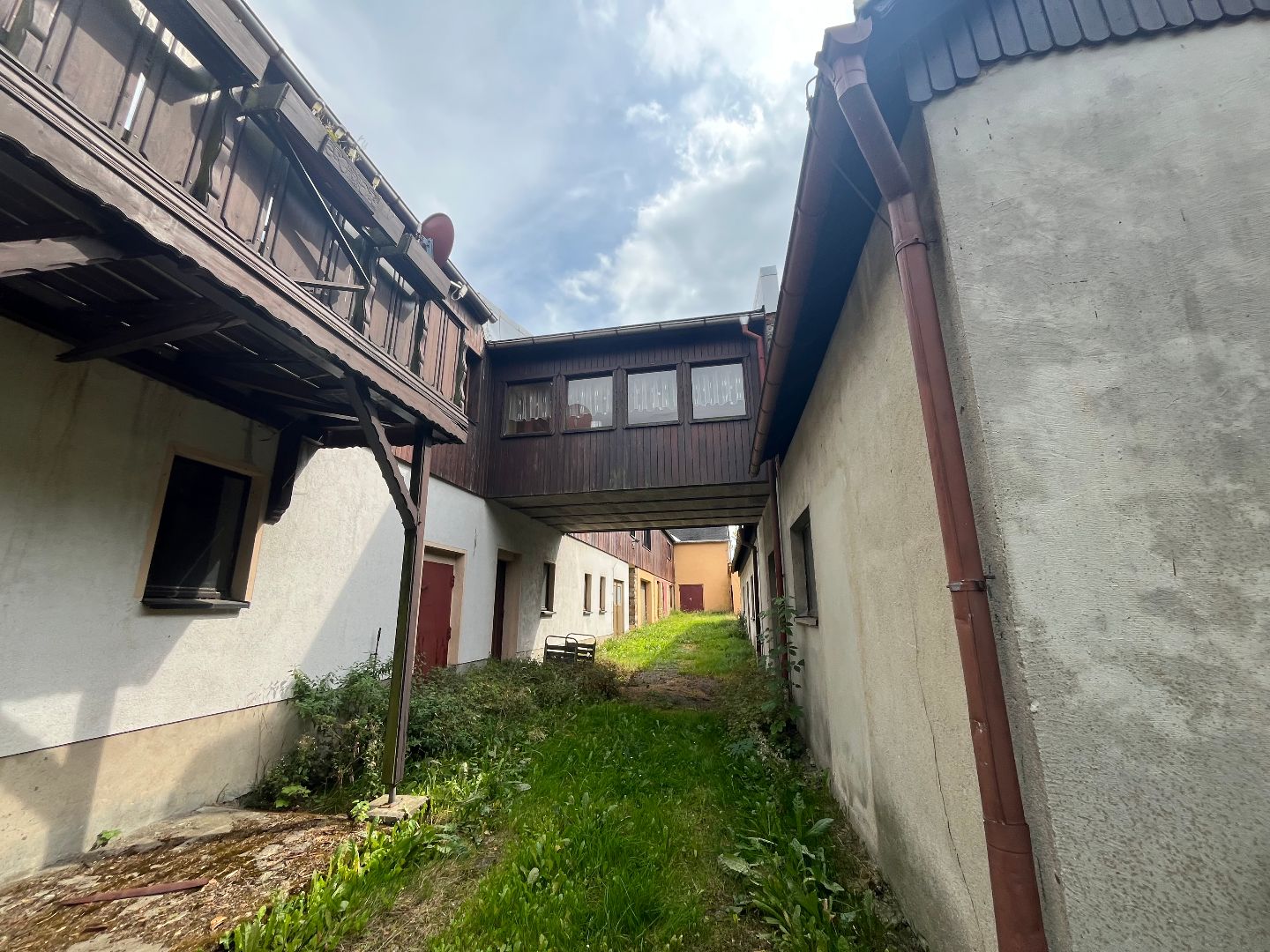 Mehrzweckgebäude mit Produktionsstätte